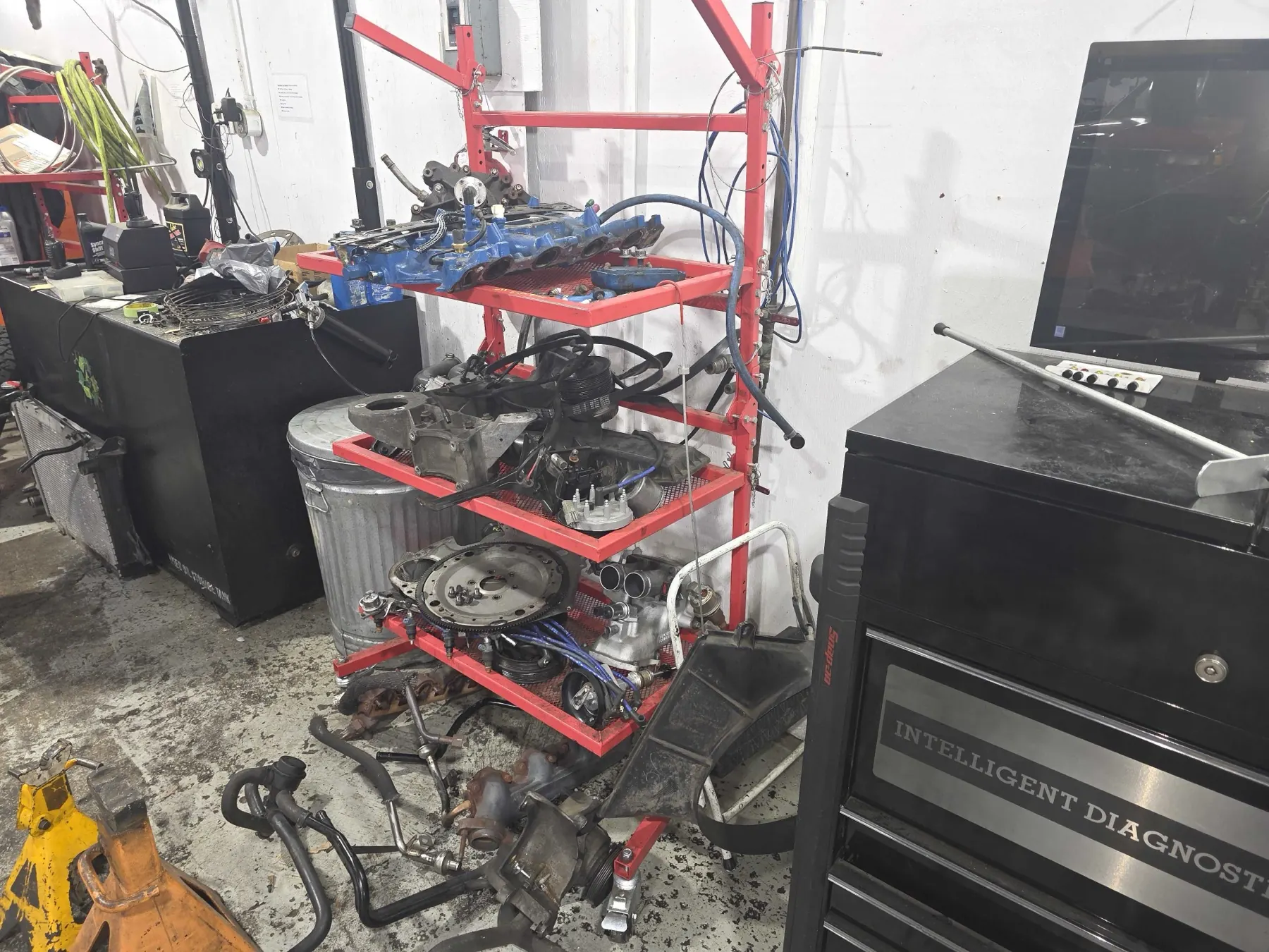 Engine teardown alongside Snap-On Intelligent Diagnostics at Rob's Automotive Repair Center in Clackamas, Oregon